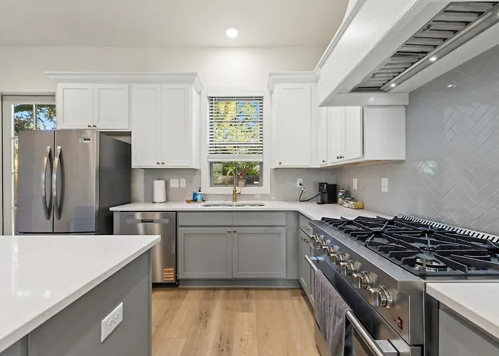 Apartment New River Ranch King Luxe Amenities Prime Location *