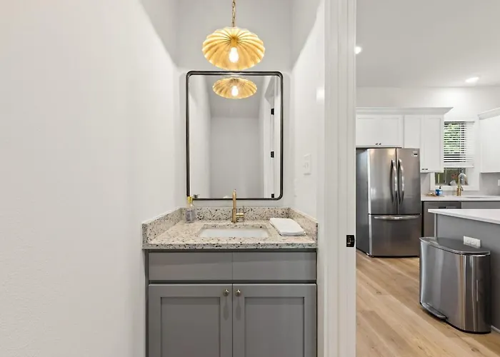 New River Ranch King Luxe Amenities Prime Location Apartment *