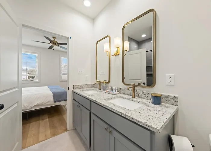Apartment New River Ranch King Luxe Amenities Prime Location *